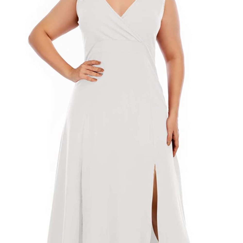 White summer dress for those all white 🎊 parties